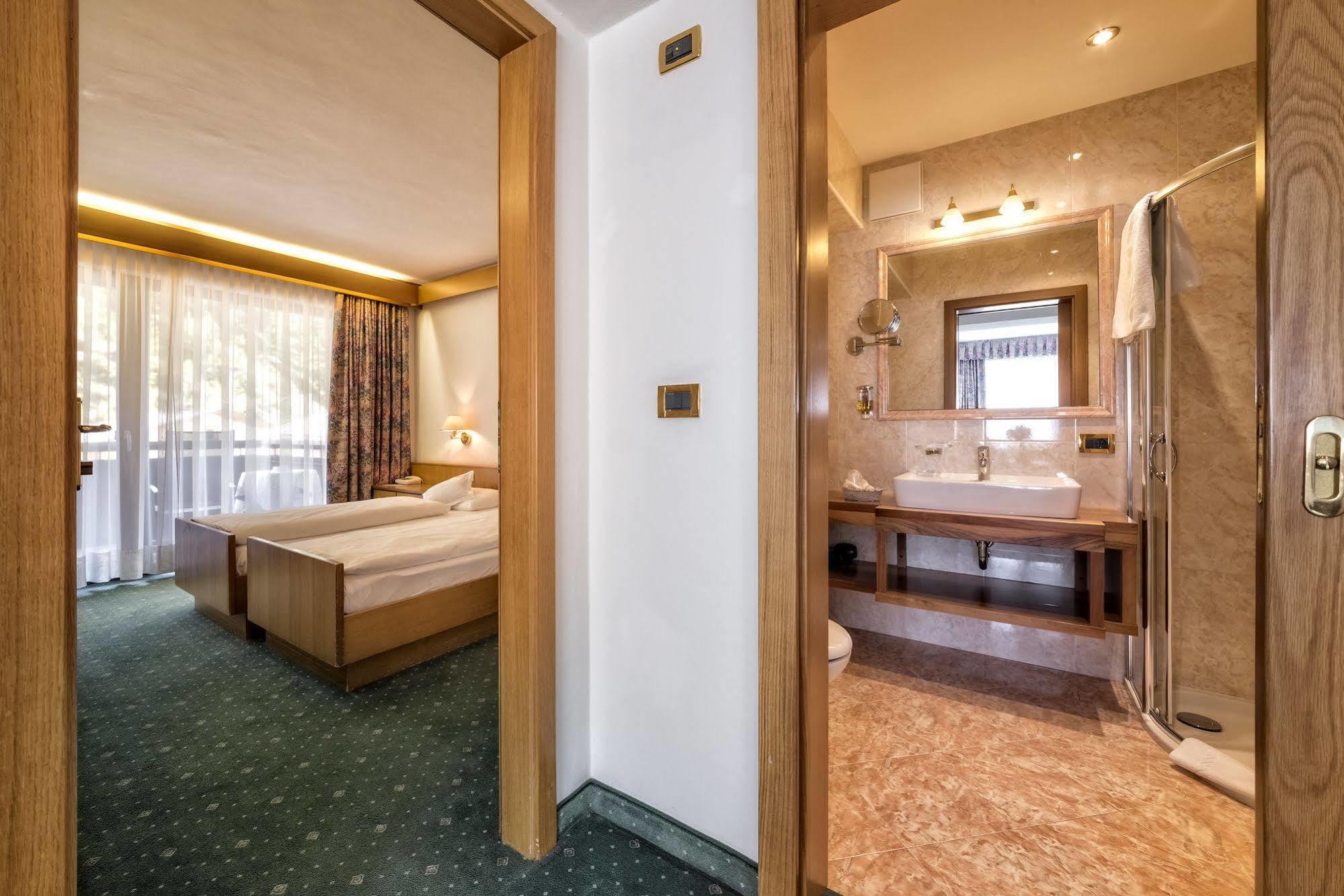 Hotel Armin Selva di Val Gardena Exterior foto